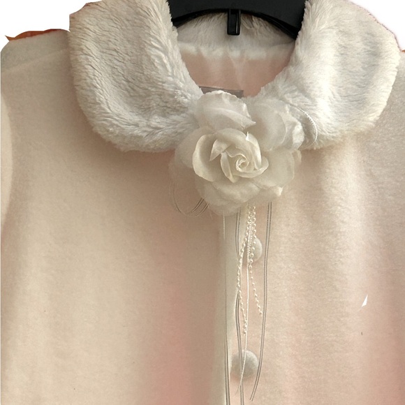 Dress coat for Girl with flower. This coat was worn once during a photo shoot - Picture 4 of 8